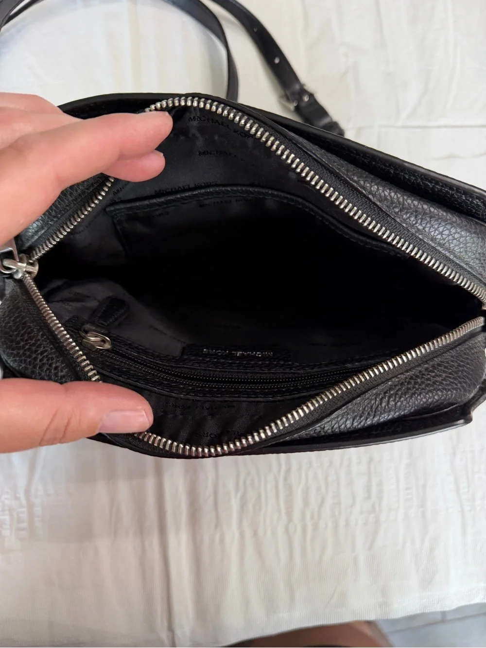 Michael Kors compact pebbled